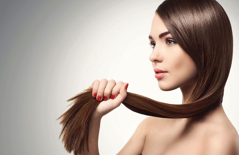 Piastra o phon? Cosa fare per i capelli lisci